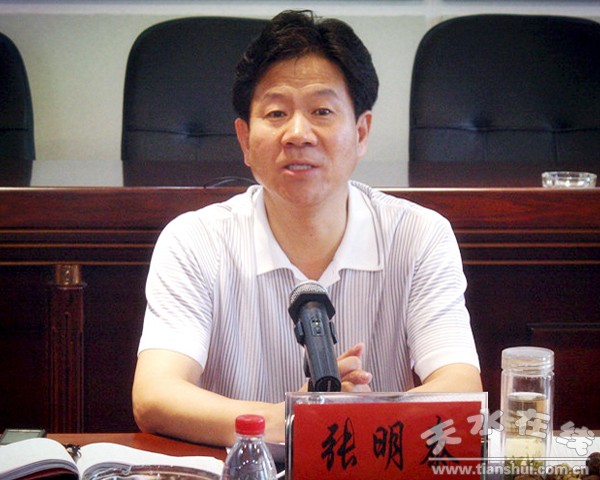 張書記在計生局講話.jpg