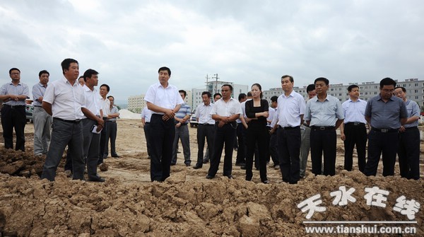 督查軒轅湖建設(shè)情況.jpg