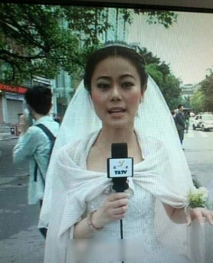 女主播披婚紗報道地震:賓館稱曾建議取消婚宴