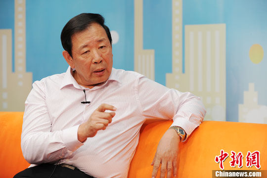 2013年5月14日,中國戰(zhàn)略文化促進(jìn)會(huì)常務(wù)副會(huì)長兼秘書長羅援少將做客中新網(wǎng)《新聞大家談》,解讀近期中日關(guān)系。中新網(wǎng)記者 張龍?jiān)?攝
