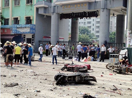 桂林校門口爆炸案續(xù):肇事者當(dāng)場(chǎng)死亡 學(xué)校停課