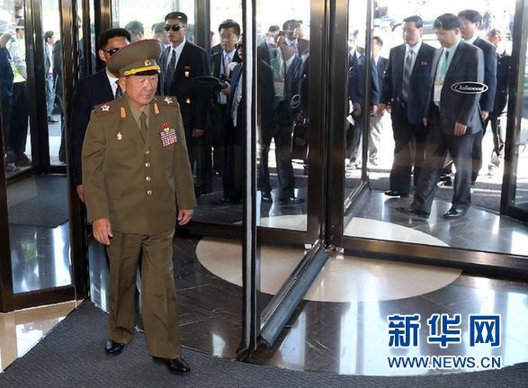 朝鮮高級(jí)代表團(tuán)抵仁川與韓國(guó)統(tǒng)一部長(zhǎng)共進(jìn)午餐