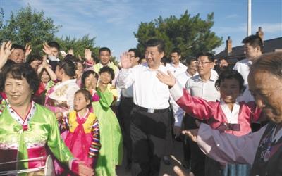 習(xí)近平在長春考察中車 贊高鐵是“搶手貨”(圖)