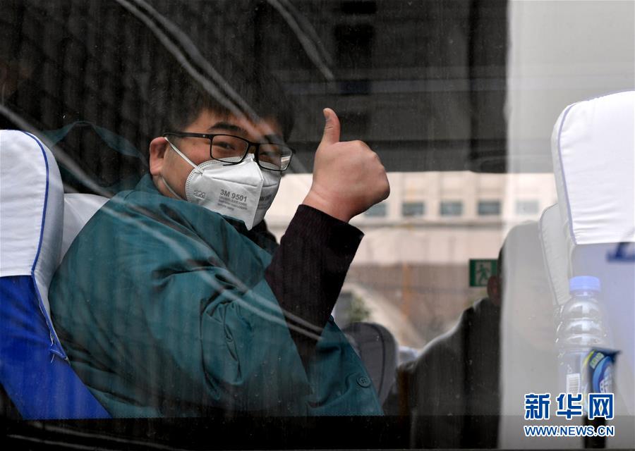 (新華全媒頭條·圖文互動(dòng))(17)萬眾一心迎挑戰(zhàn) 眾志成城戰(zhàn)疫情——全國總動(dòng)員打響疫情防控阻擊戰(zhàn)紀(jì)實(shí)