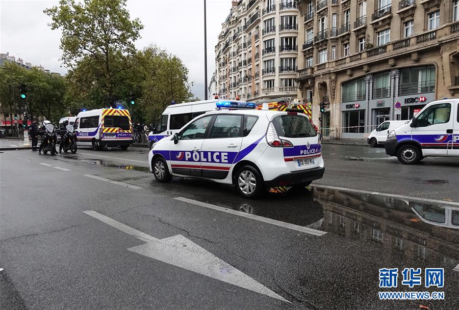 (國際)(9)巴黎發(fā)生持刀傷人事件 至少2人受傷